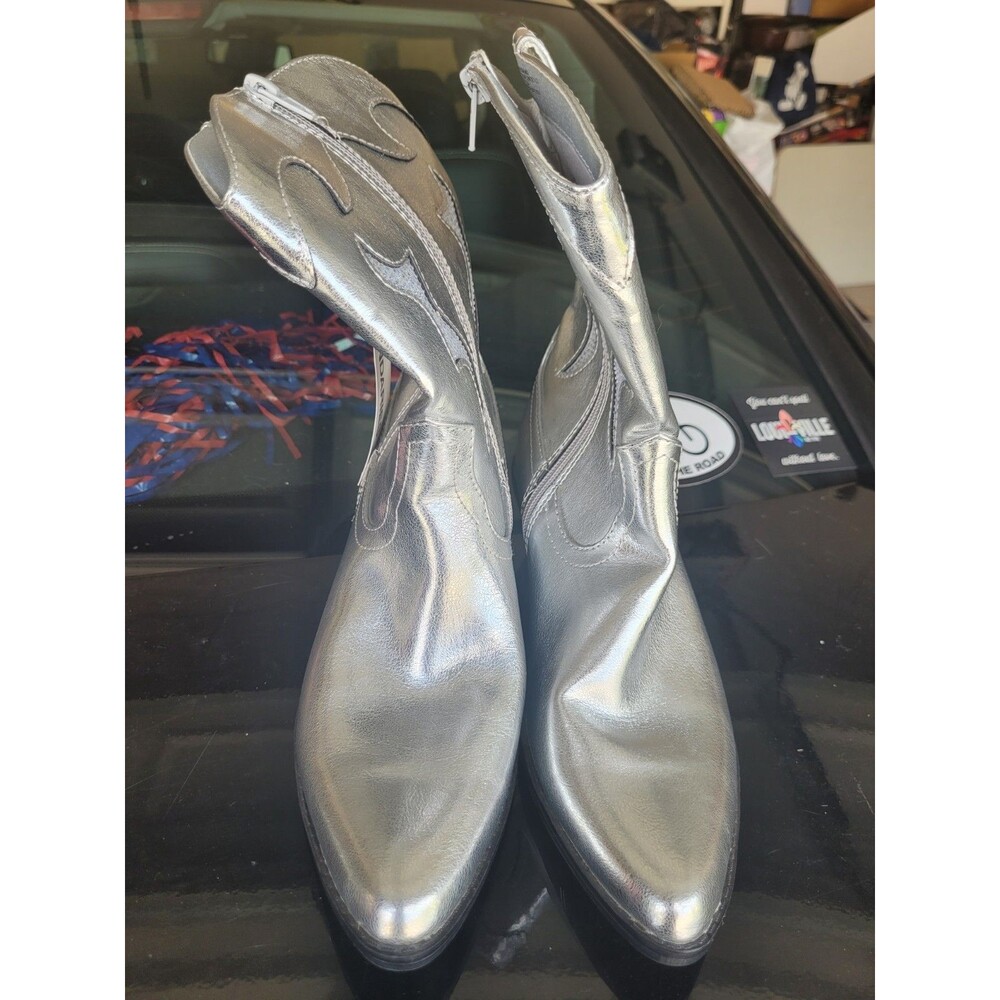 No Boundaries Women's Metallic Silver Western Ankle Boots Size 9
